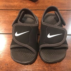 Nike toddler sandals